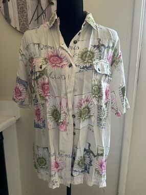 Vintage Light Floral Button-Up Shirt in Pink & Green